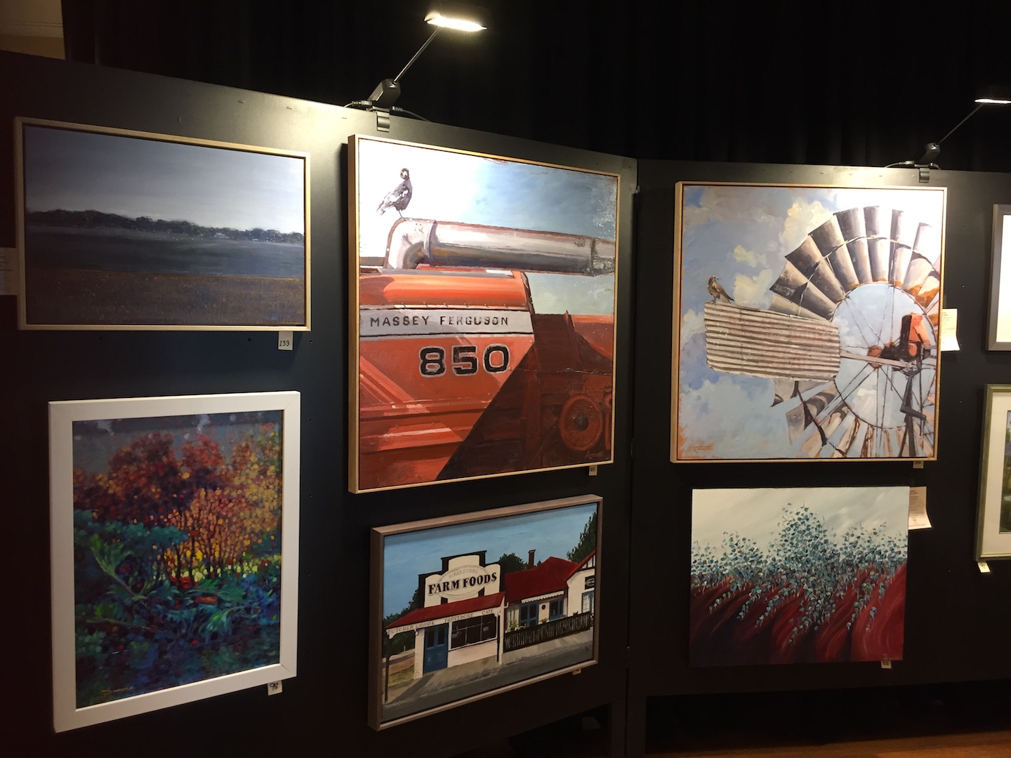 Birregurra Art Show Image Black Link Warm White 